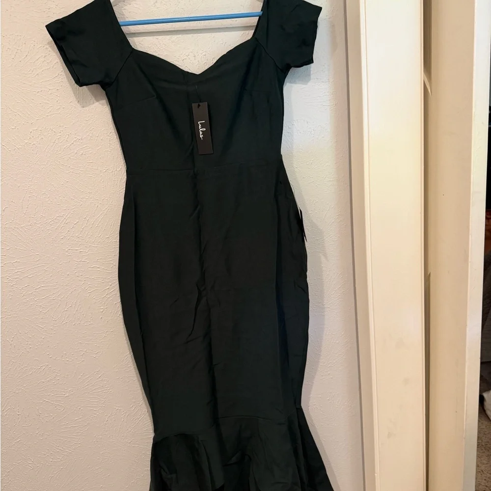 Elegant Green Off-Shoulder Dress - Picture 1 of 2